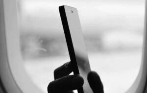 Can You Text On a Plane 2025? (WIFI vs DATA) - Travelclosely